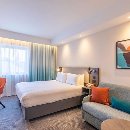 Holiday Inn London Sutton By Ihg Exterior photo