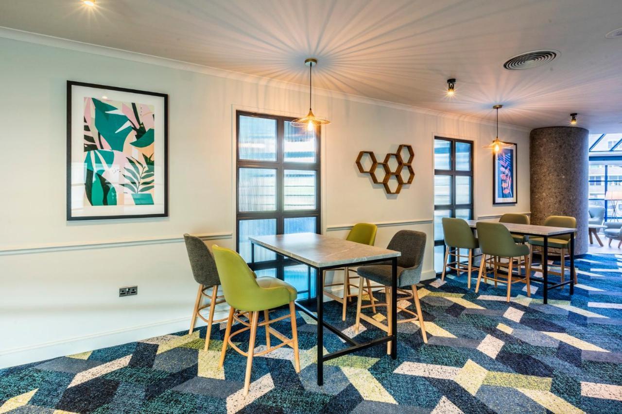 Holiday Inn London Sutton By Ihg Exterior photo
