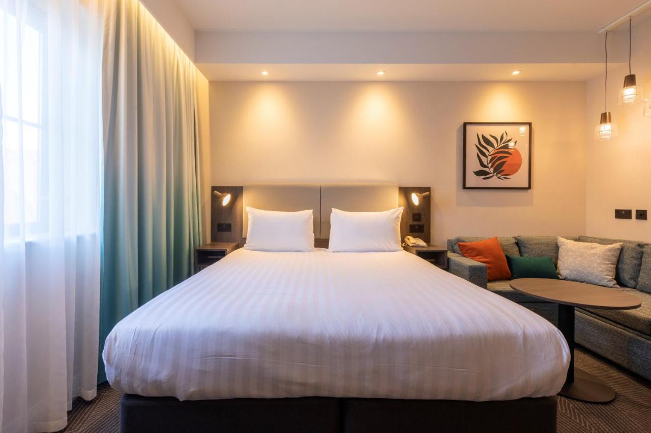 Holiday Inn London Sutton By Ihg Exterior photo