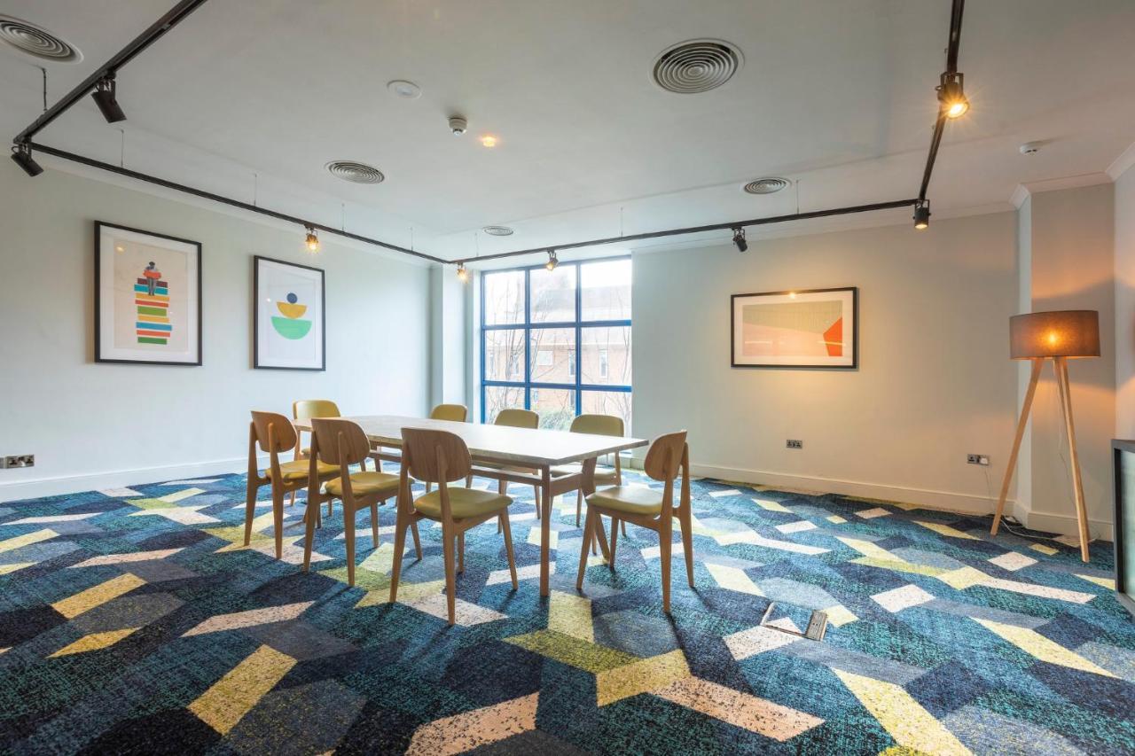 Holiday Inn London Sutton By Ihg Exterior photo