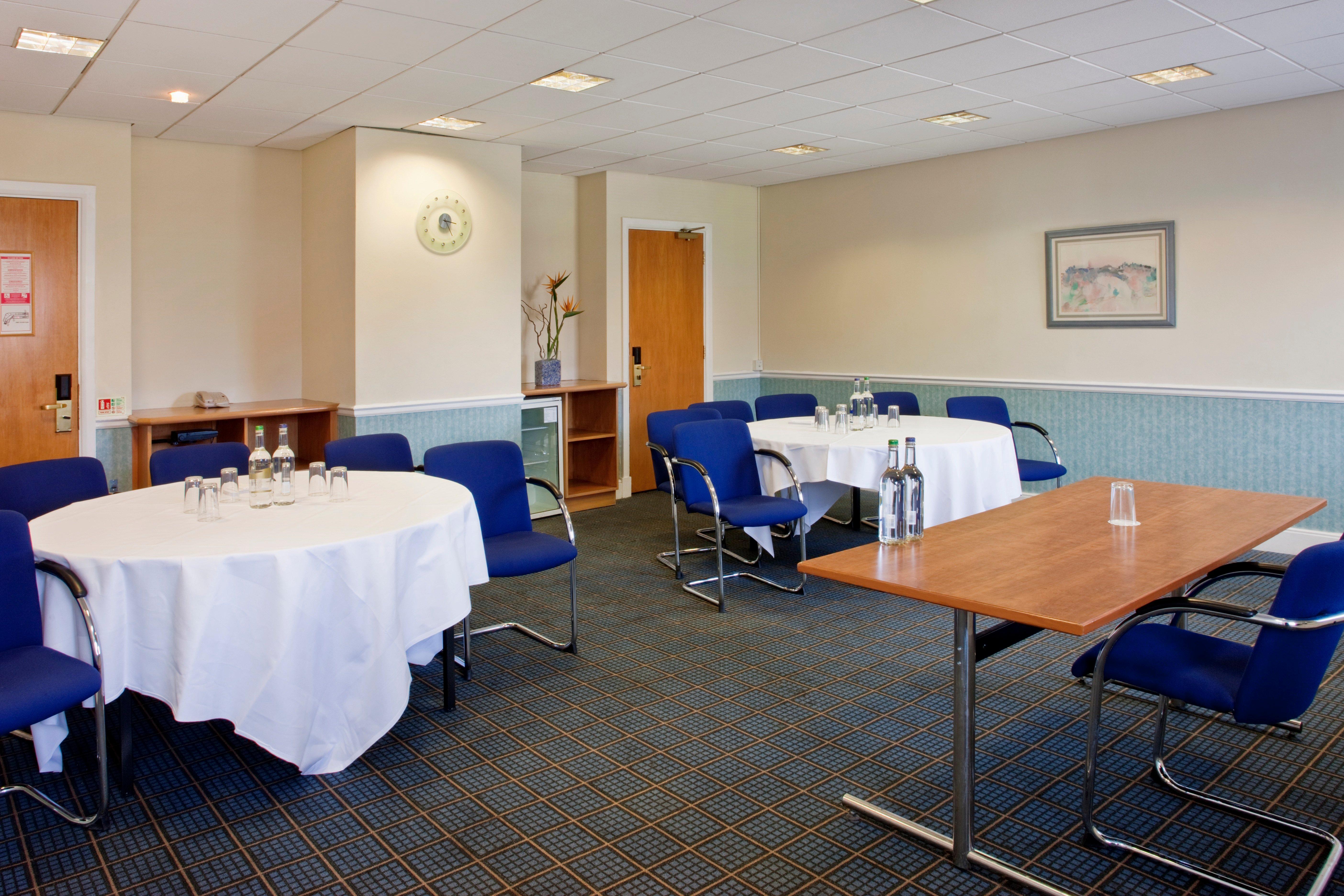 Holiday Inn London Sutton By Ihg Exterior photo