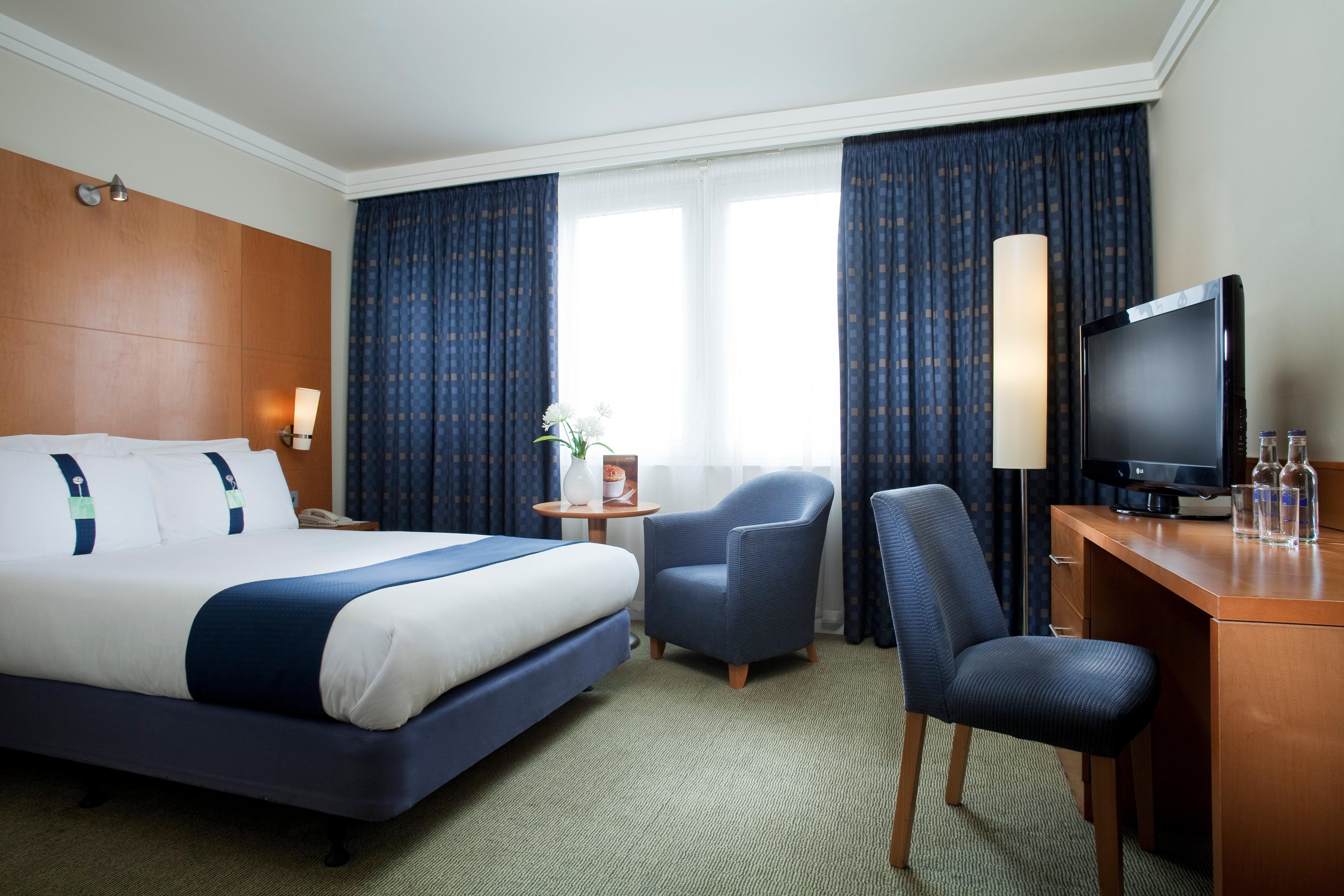 Holiday Inn London Sutton By Ihg Exterior photo