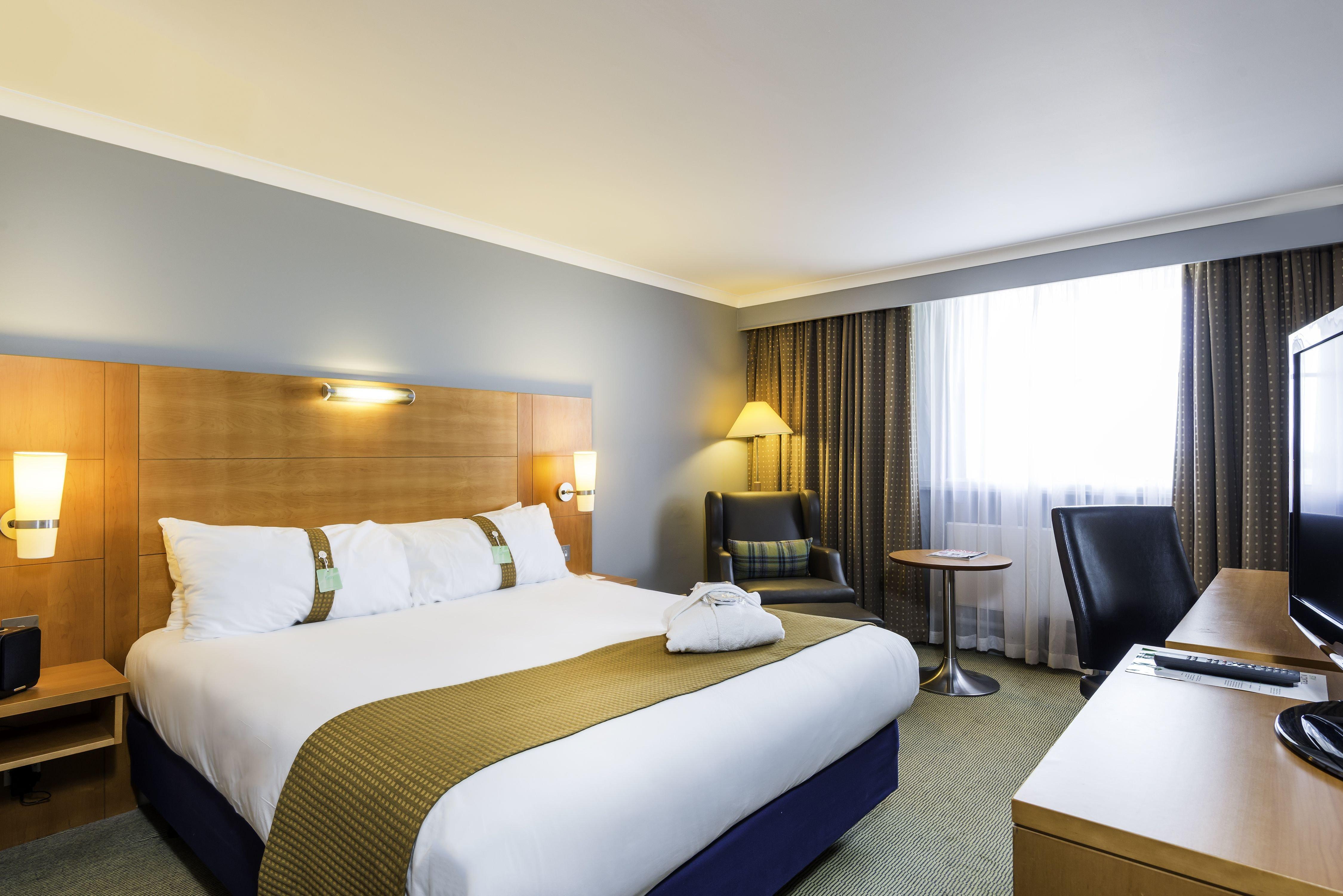 Holiday Inn London Sutton By Ihg Exterior photo