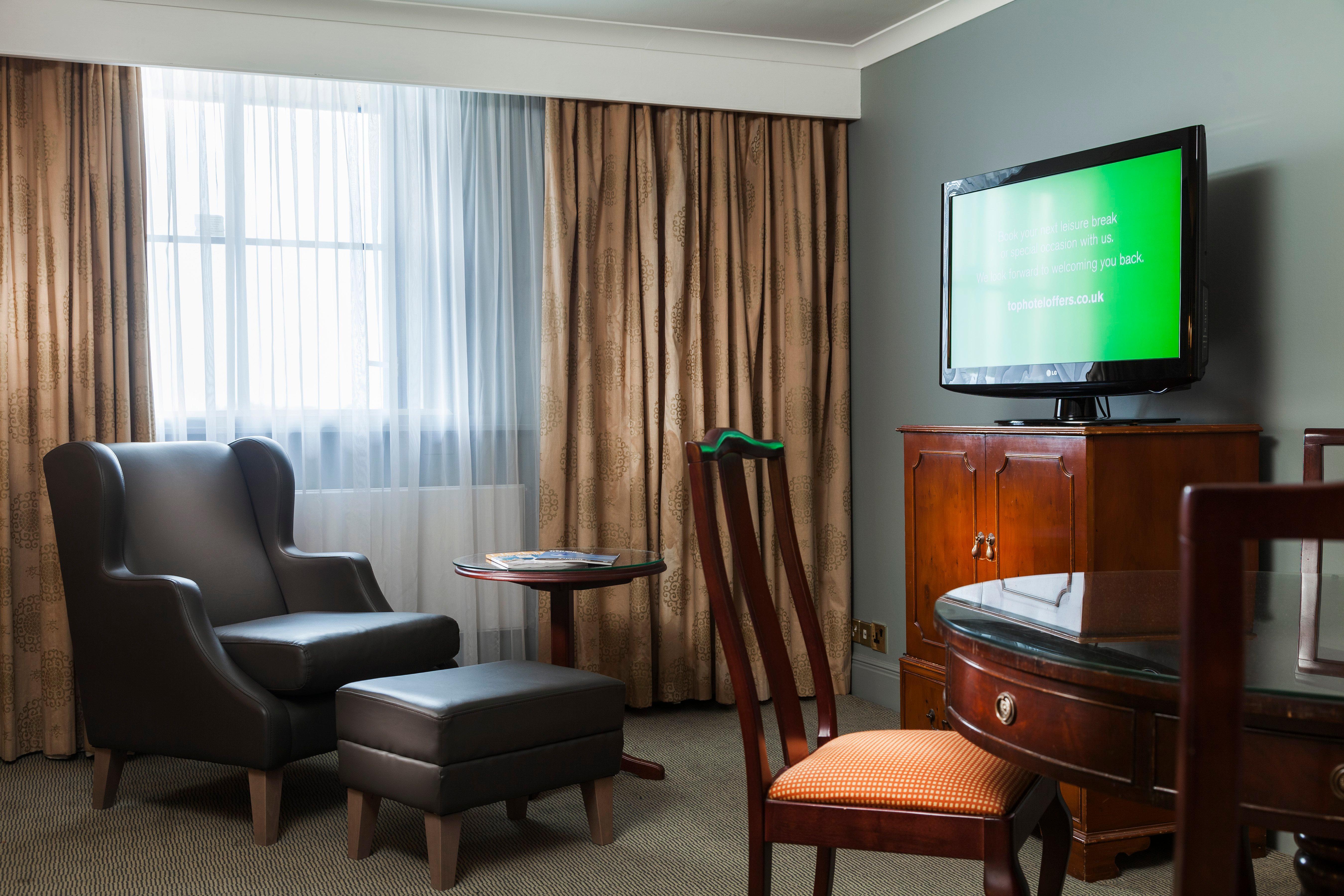 Holiday Inn London Sutton By Ihg Exterior photo