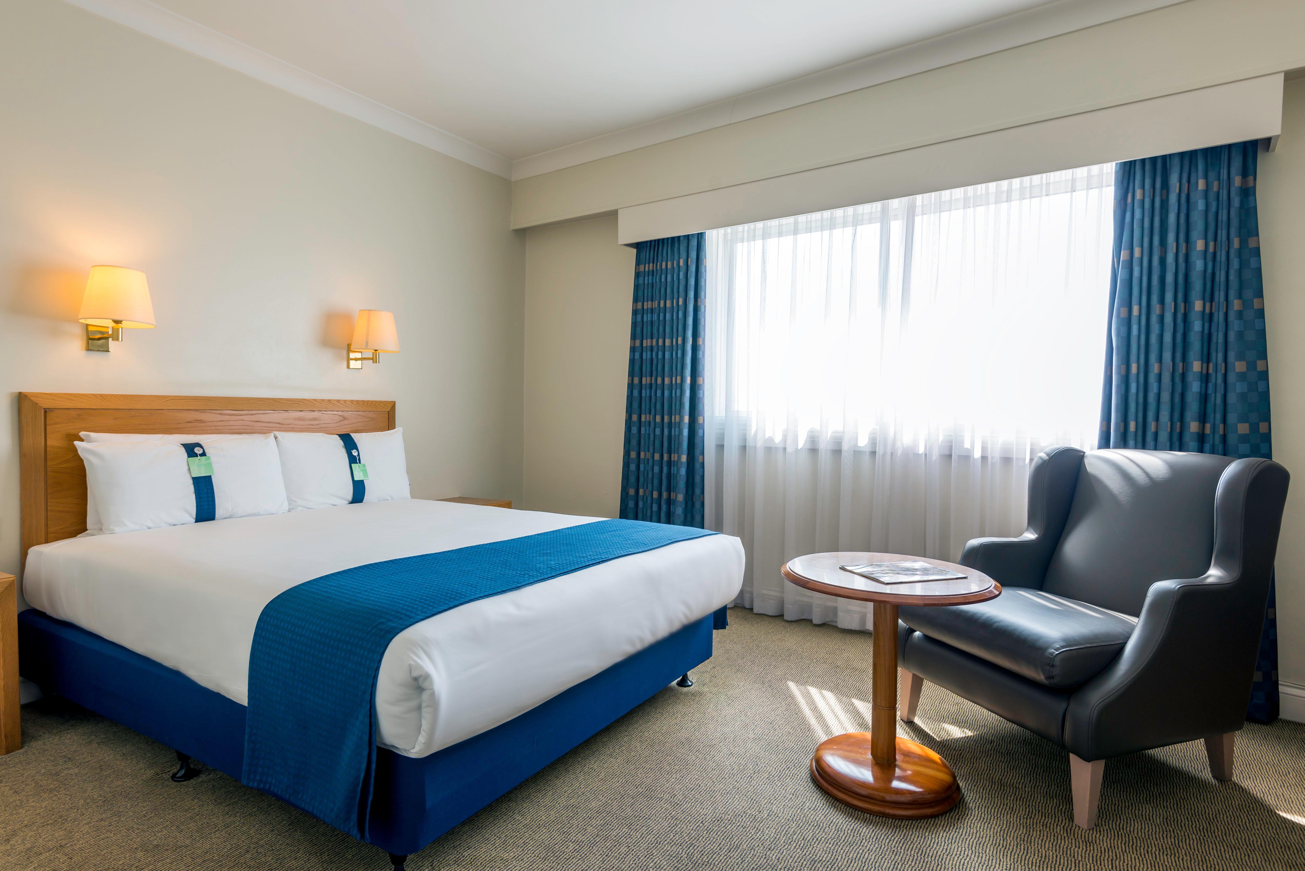 Holiday Inn London Sutton By Ihg Exterior photo